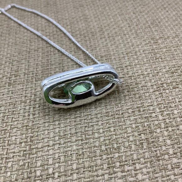 AVON NRT Envy Me Green Crystal Pendant Silver Tone Necklace - Picture 8 of 9